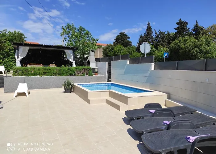 House Zoya * Ližnjan