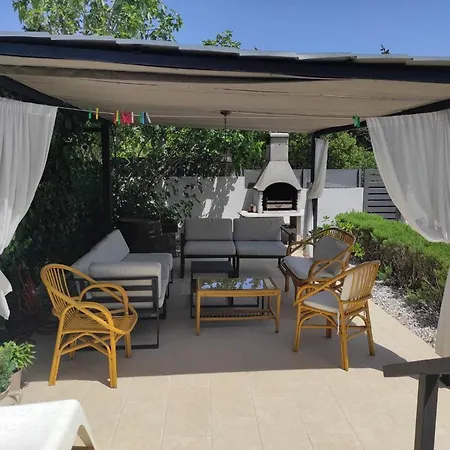 בית נופש House Zoya *